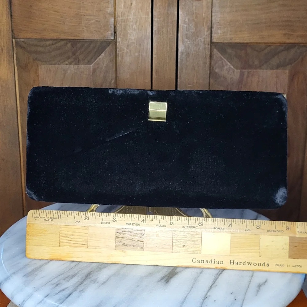 Elegant Black Velvet Clutch - Picture 4 of 16